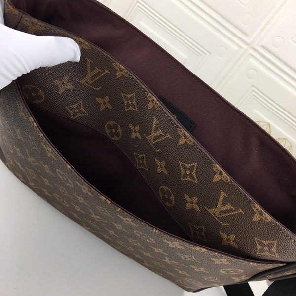 ルイヴィトンバッグ着用イメージ